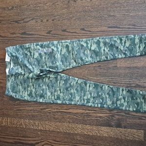 Girls Green Camo Leggings